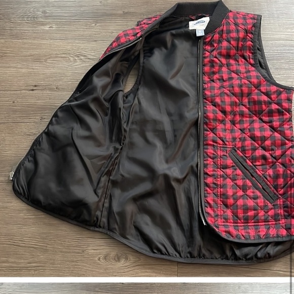Old Navy Women’s Buffalo Plaid Quilted Vest XS NWOT - Picture 7 of 7